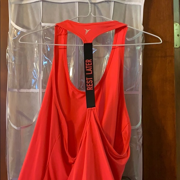 Old navy hot pink work out tank top - Picture 2 of 2